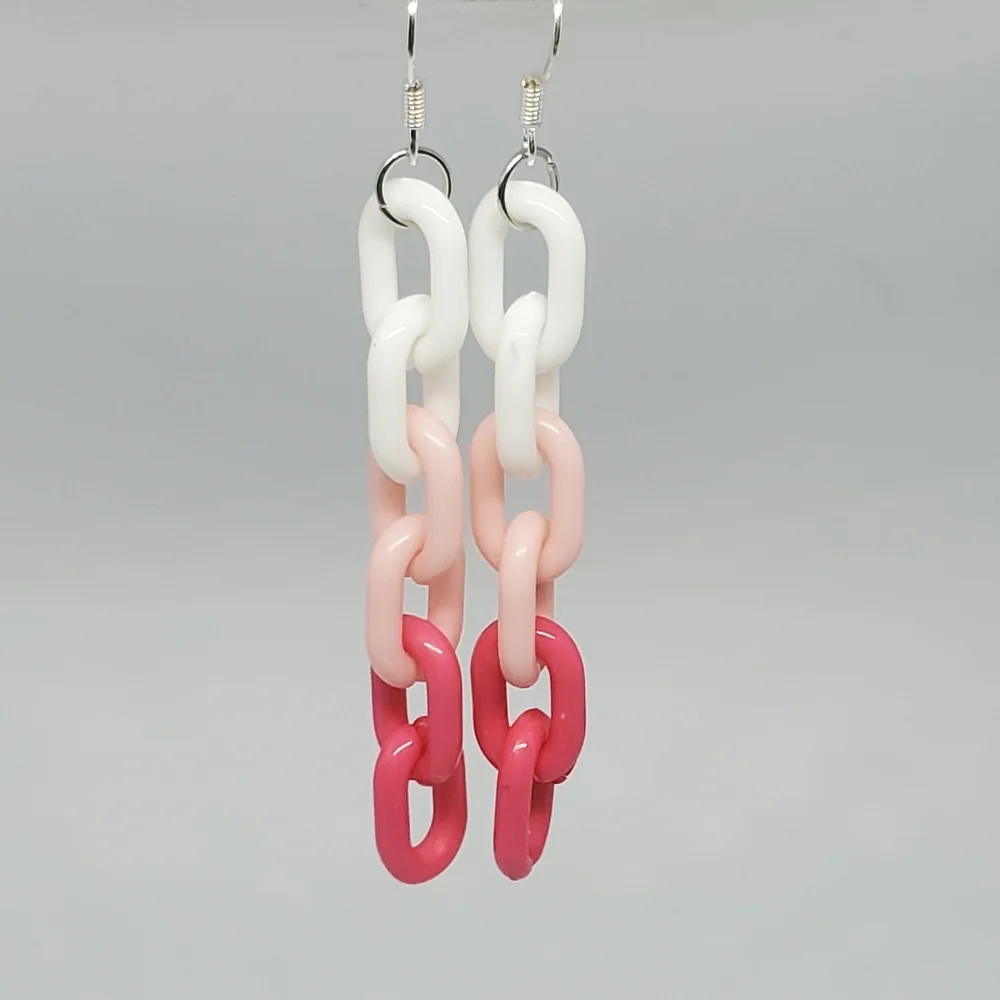 🌺 Acrylic Chain Link Drop Earrings - Picture 2 of 4